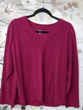 V-Neck Pullover Sweater in Berry Pink